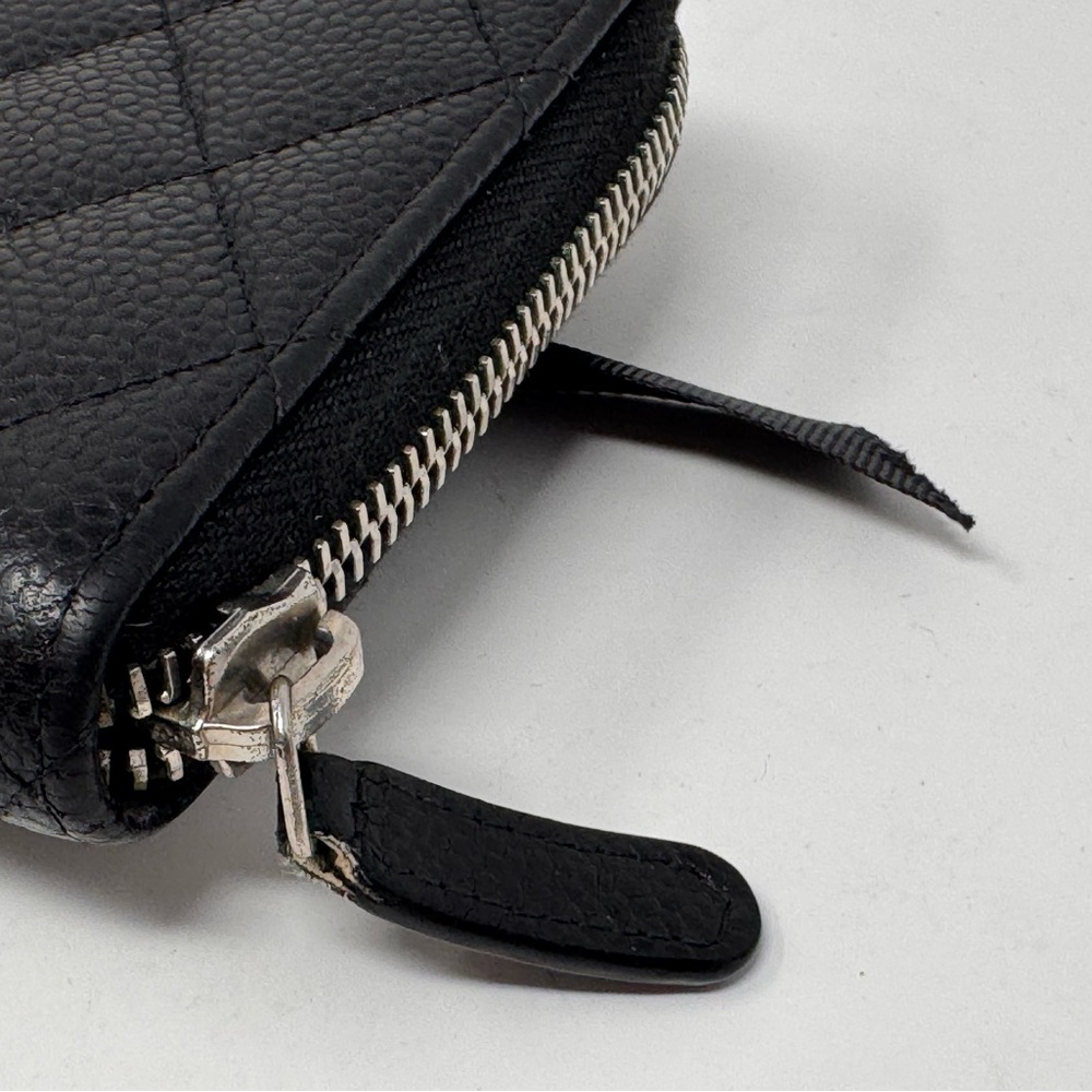 đź’ŻAuthentic CHANEL Black Caviar Quilted Gusset zippy Wallet SHW - Picture 7 of 8
